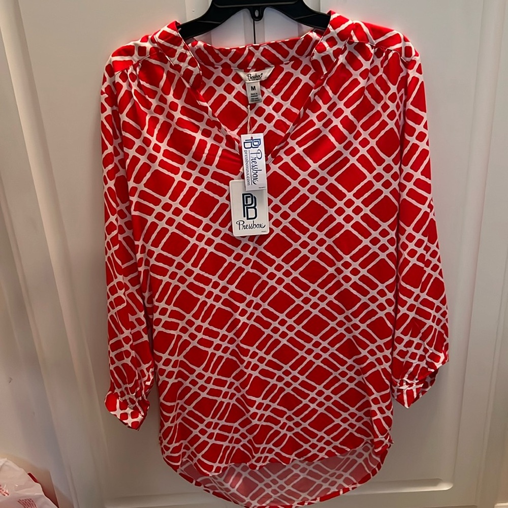 NWT Pressbox Red & White Bonnie Long Sleeve Shirt Hi Low Size M NC State
